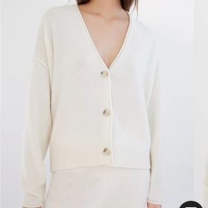 Aritzia Babaton Cashmere sweater
